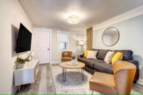 Contemp, Quaint Entire 2Bd unit